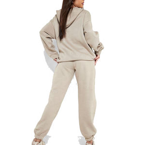 Ensemble de survêtement deux pièces personnalisé en gros : sweat-shirt et pantalon de survêtement en coton avec impression 3D en relief pour femme et unisexe - Product Image 5