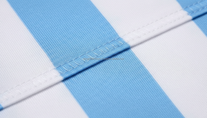 Uniformes de football pour hommes de haute qualité avec logo personnalisé, 100% polyester, séchage rapide, respirant, col en V, dernier design, ensembles de football - Product Image 4