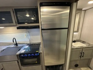 ผู้จัดจำหน่ายสินค้ามือสอง ปี 2022 ยี่ห้อ Dutch men รุ่น KOD IAK 242 RBSL - Product Image 3