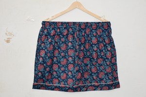 Shorts décontractés en coton imprimé à la main en Inde pour femmes et hommes, motif floral pêche-orange, respirant, tenue de plage, ensemble pyjama pour femmes - Product Image 2