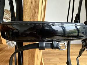 Brida de cuero de snaffle de caballo de alta calidad en mazorca de brida de snaffle de charol marrón - Product Image 3