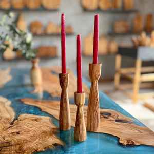 Portavelas de Madera de Nogal de Lujo en Oferta, con Acabado Mate Suave para un Espacio de Vida Contemporáneo a un Precio Accesible - Product Image 2