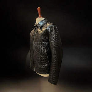 Chaqueta de Cuero Vacuno Repujado de Diseño Moderno con Acabado Premium, Aspecto Elegante, Logotipo Frontal, Diseño Ligero y Ecológico para Invierno - Product Image 4