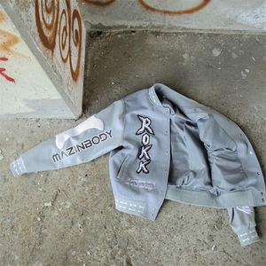 Chaqueta Varsity de Cuero con Cierre, Chaqueta Bomber con Logotipo Bordado Personalizado para Hombre - Product Image 2