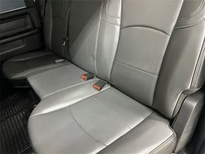 Camioneta Pickup R - 2500 Tradesman 2023, Blanca Brillante con Acabado Transparente, Usada con Cuidado y a un Precio Accesible - Product Image 4