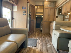 Used 2022 T-h-o-r O-u-t-l-a-w 38KB <b>Trailer</b> - Product Image 2