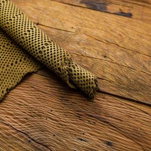 Piel de cuero cortada con láser con patrón Jali marrón disponible en productos de cuero de 1 a 22 pies cuadrados. - Product Image 4