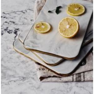 Planche à découper en marbre poli durable avec une résistance supérieure à l'humidité et aux taches, garantissant une longévité en cuisine - Product Image 4