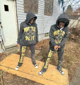 เซ็ตสเวตเตอร์และกางเกงมีฮู้ดสำหรับผู้ชายชุดวอร์มใส่ได้ทั้งชายและหญิงชุดวอร์มกางเกงสเวตเตอร์มีฮู้ดลายพิมพ์ลายเปลวไฟโลโก้ตามสั่ง OEM - Product Image 2