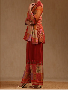 Robe de vêtements indienne et pakistanaise à imprimé patchwork rouge vif pour femme avec un design ethnique élégant - Product Image 6
