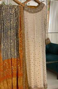 Nuevo diseñador Faux Georgette Heavy Multi Thread bordado Badla Work Top Palazzo con trabajo de secuencia e impresión digital Dupatta - Product Image 2