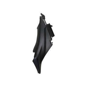 Carena Posteriore Sinistra Originale Yamaha XMAX 300 2017 B74F172A0000 in Plastica Resistente e Fibra di Carbonio - Product Image 1