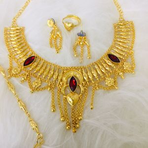 24K chapado en oro Dubai Vintage moda joyería conjunto clásico perla flor collar pendientes brazaletes peines broches principal cobre - Product Image 4