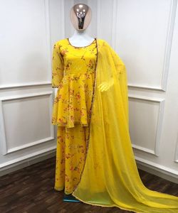 Fabuloso vestido de recepción Kanchipuram con Dori Work y detalles de perlas. - Product Image 6