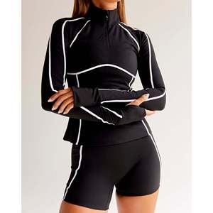 Chaqueta Negra con Cierre de Cremallera para Mujer - Product Image 3