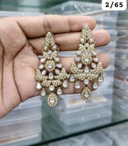 Último diseñador indio al por mayor joyería de jhumka Kundan pendientes nuevas colecciones para mujer elegante colección de pendientes 2024 - Product Image 4