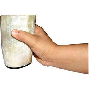 Auténtico vaso de cuerno vikingo con borde de latón y base de resina, 100% cuerno de búfalo auténtico, hecho a mano, estilo medieval, para cerveza o hidromiel. - Product Image 2