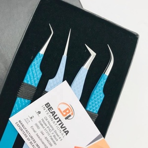 Pinzas para Pestañas con Logotipo Grabado Personalizado Profesional, Acero Inoxidable Sostenible, Agarre Fuerte, Diseño Puntiagudo, Extensiones de Pestañas - Product Image 3