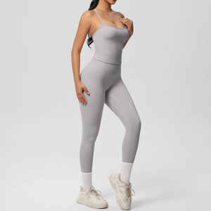 Ensemble de sport deux pièces pour femme grande taille, sans couture, respirant, extensible, séchage rapide, avec legging et soutien-gorge de sport pour entraînement et gym - Product Image 5
