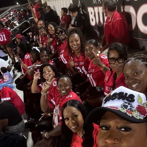 Maillot de football personnalisé, uniforme de football de qualité supérieure | Fabricant EM&ODM - Expédition gratuite - Maillot de football authentique personnalisé noir et rose - Product Image 3