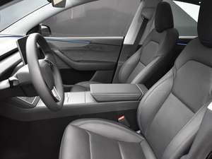 TESLA Y 2026 USADO RECIENTEMENTE, SERIE LONG RANGE, SUV CON TRACCIÓN EN LAS CUATRO RUEDAS - Product Image 3