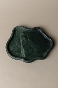 Marmoset trouvé marbre rond Squiggle Catchall marbre blanc Unique plateau décoratif moderne plateau en marbre Design de luxe Catchall - Product Image 4