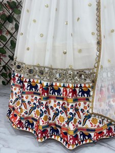Navratri lehenga ดีไซเนอร์ล่าสุดพร้อมเลื่อมที่สวยงามหนักพร้อมงานกระจกจริงที่สวยงามหนักสำหรับผู้หญิงแฟชั่น - Product Image 5