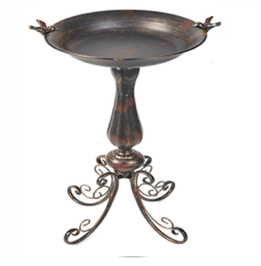 Bain d'oiseau rustique en métal vert, comprenant un bol lisse, une tige feuillue décorative et une base large et stable en forme de cloche en gros - Product Image 2