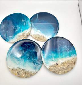 Hermoso juego de posavasos de resina hechos a mano para decoración del hogar, elaborados con material duradero, ideales para regalar. - Product Image 3