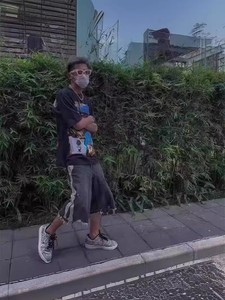 กางเกงขาสั้นผ้ายีนส์ฟอกกรดของผู้ชายกางเกงขาสั้นผ้าทอสไตล์วินเทจแนวสตรีทฮิปฮอปตรงผ้าทอเป็นมิตรต่อสิ่งแวดล้อมสำหรับฤดูร้อน - Product Image 2