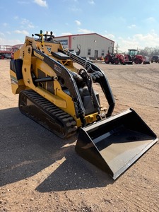 Mini-chargeuse compacte sur chenilles Vermeer S725TX d'occasion avec moteur diesel Kubota et pompe à haut rendement - Product Image 2