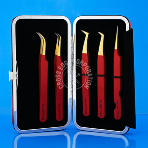 Pinzas de extensión de pestañas Punta de fibra Pinzas de extensión de pestañas Punta de 75 90 grados Pinzas de aislamiento Color rojo mate con punta dorada - Product Image 5