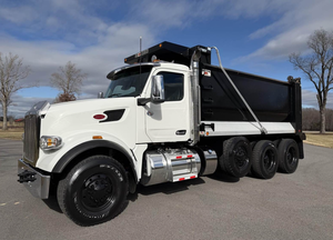 Camión Volquete Usado al por Mayor 2024 2023 2022 Peterbilt 567 de Tres Ejes 510HP Automático de 6 Velocidades Listo para Trabajar - Product Image 3