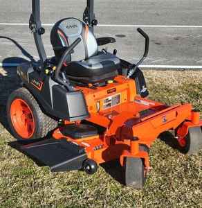 Cortadora de Césped de Giro Cero Kubota Z242KW-48 2025, Cortadora de Césped a Gasolina de 21.5 HP - Product Image 3