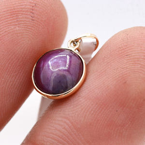 Vente en gros de pendentif en pierre précieuse rubis naturel taillé en or jaune massif 14 carats serti de lunette bijoux faits à la main pour femmes pour les fêtes - Product Image 3