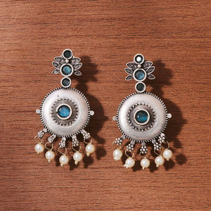Boucle d'oreille en perle plaquée oxydée artificielle avec exportateur de bijoux de mode au look délicat en Inde - Product Image 3