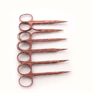 Tijera para recortar pestañas hecha a mano de acero inoxidable de embalaje personalizado de alta calidad, herramienta de belleza puntiaguda para dar forma a las cejas - Product Image 3
