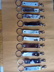 Ensembles de porte-clés sportifs en fausse fourrure personnalisés en gros, alphabet initial 'A-Z' et pendentif pour sac, voiture, accessoires vestimentaires, quatre saisons - Product Image 4