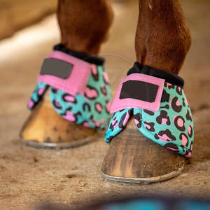 Bottes à cloches faciles à enfiler pour chevaux avec sangles Velcro Bottes à cloches pour chevaux avec double fermeture pour un ajustement sûr - Product Image 6