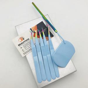 แหนบต่อขนตาเคลือบผงสีฟ้าท้องฟ้าทำจากสเตนเลสพร้อมปลายสีรุ้งและกระจกติดขนตาสินค้าตราแบรนด์ตามต้องการ - Product Image 3