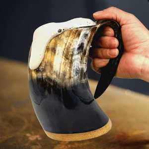 Tasse à boire en corne de buffle domestique directe d'usine la plus vendue Tasse à corne Viking de style religieux pour bière pour coups de feu - Product Image 1