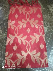 Banarasi Dupatta classique avec motif floral doré disponible en couleurs riches pour la mode de mariage, de festival et de fête - Product Image 6