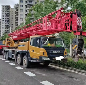 Camión grúa usada de 55 toneladas con neumáticos de grúa móvil, motor y bomba Isuzu a la venta en China, carga máxima de elevación de 25 toneladas - Product Image 4