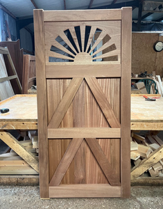 Puertas de Jardín de Madera Maciza (Arquitectónicas Personalizadas) - Product Image 2