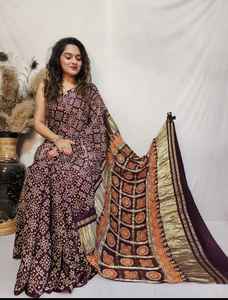 Dernier sari en soie Gaji de designer, imprimé à la main, bandhani, par Fab Zone - Product Image 2