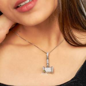Collar con colgante de martillo de Thor Iced Out en oro blanco de 10kt y diamantes redondos de moissanita de corte brillante - Product Image 6