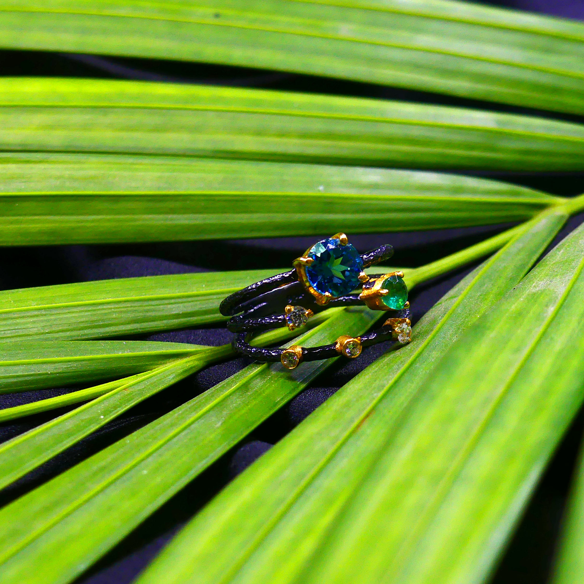 สีเหลือง