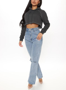 Nouveau sweat à capuche court pour femme, collection hiver 2026, style urbain tendance, avec logo frontal et motif à carreaux, en polaire, vente en gros - Product Image 2