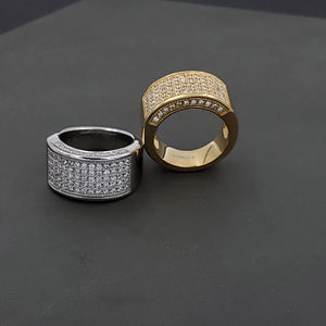 Anillos de joyería fina con tachuelas de diamantes de moissanita totalmente helada de alta calidad para opciones de regalo de la India - Product Image 1