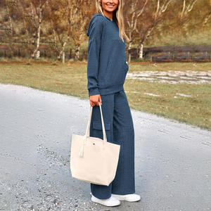 Ensemble survêtement deux pièces pour femmes OEM sweat à capuche et pantalon sur mesure avec logo en tissu respirant et design de marque de distributeur - Product Image 5